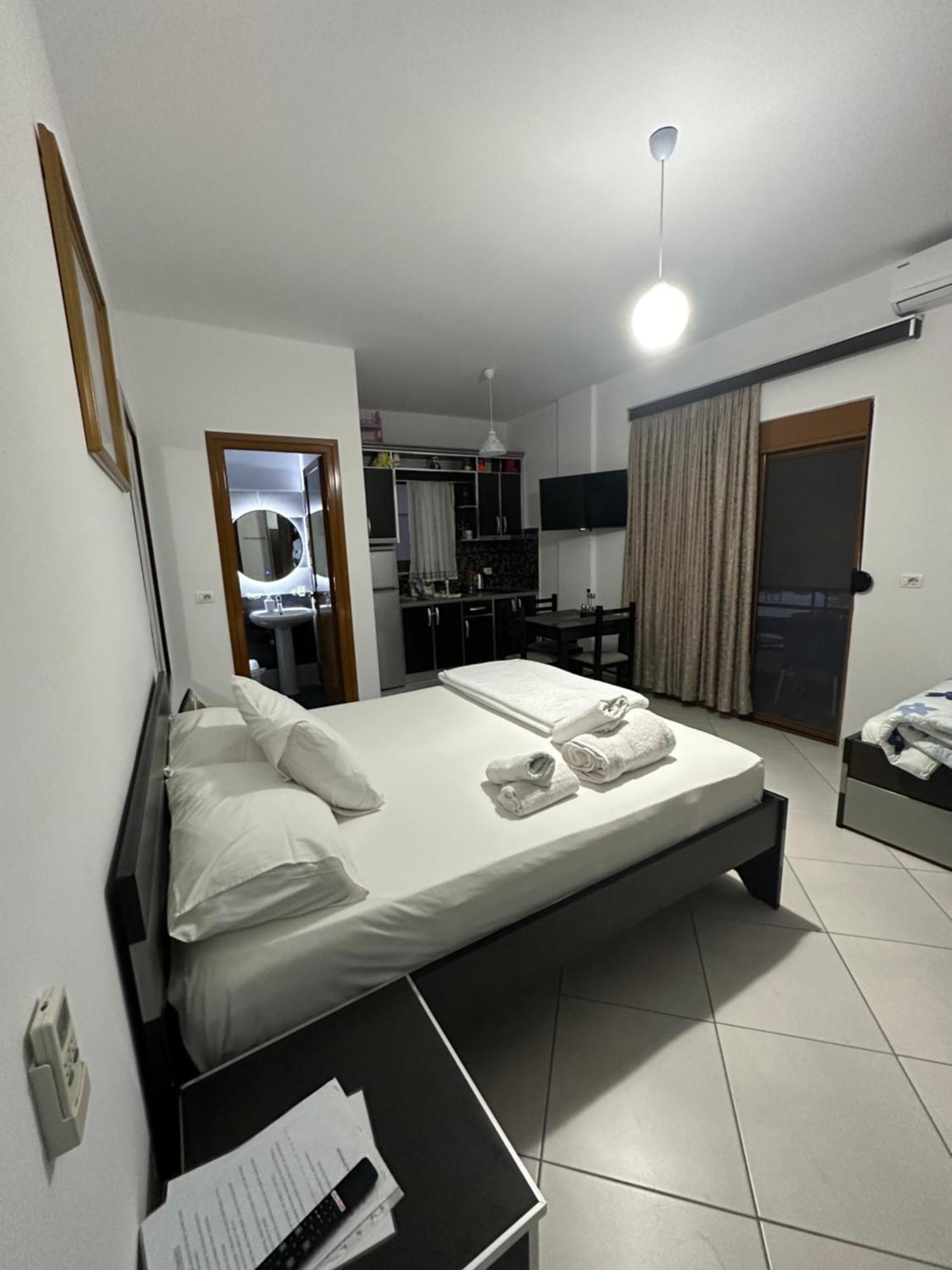 Guesthouse Jasmine Ksamil Ngoại thất bức ảnh