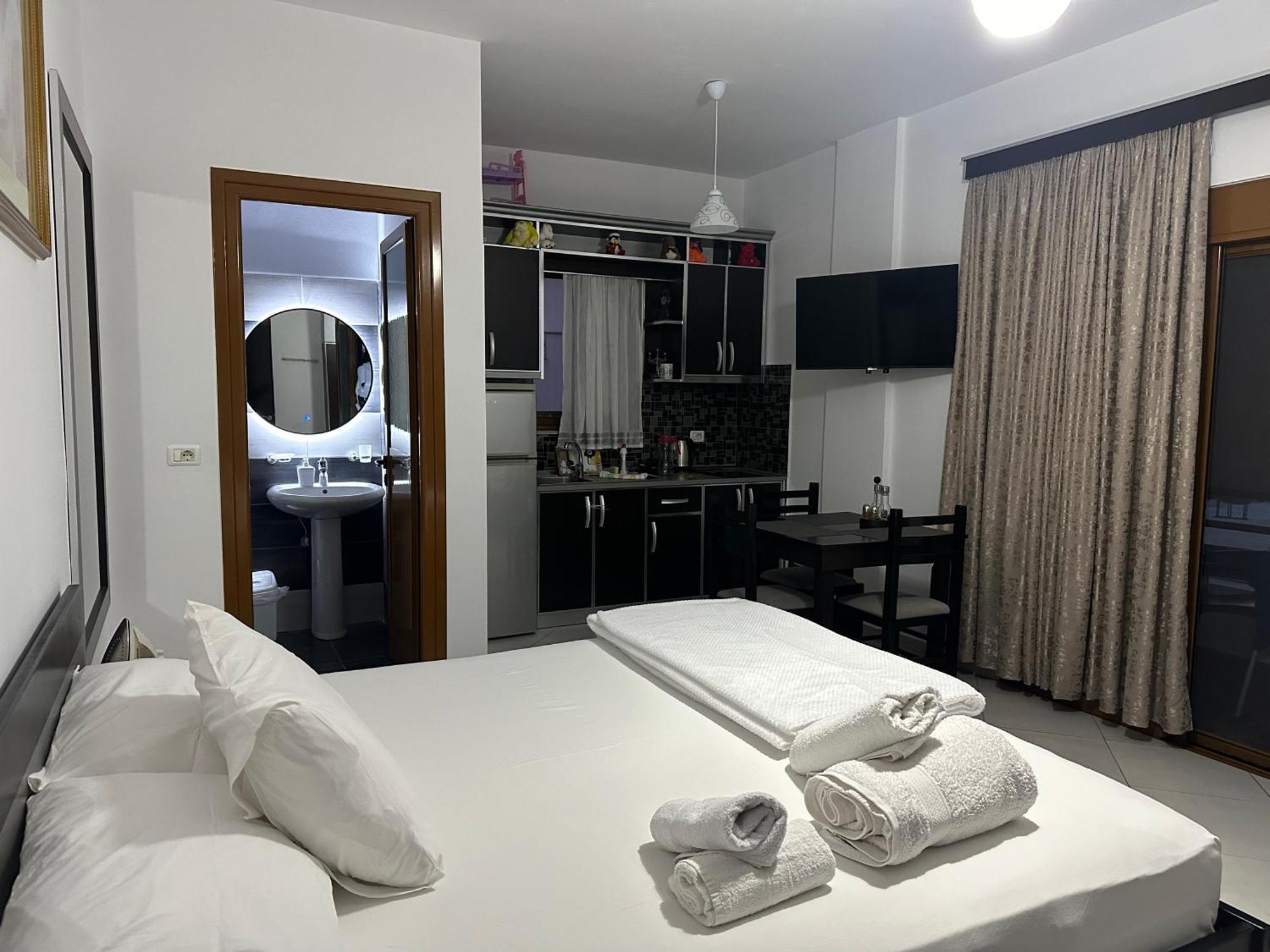 Guesthouse Jasmine Ksamil Ngoại thất bức ảnh